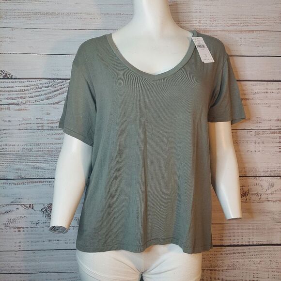 NWT Woman's American Eagle Soft & Sexy Gray Top - Picture 2 of 11